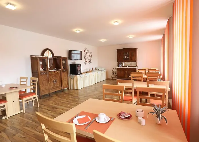 게스트하우스 Leonardo 3*