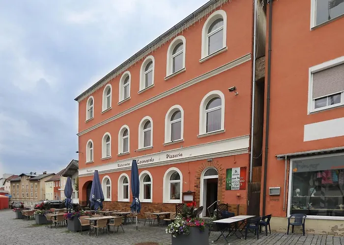 Leonardo Πανσιόν 3*